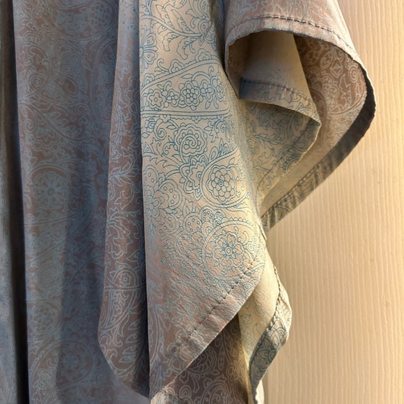 Beautiful green and blue patterned cover! - Picture 4 of 9